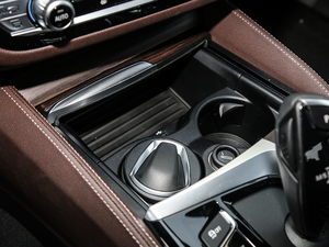 2018Ŀ 530Li xDrive Ab g