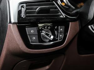 2018Ŀ 530Li xDrive Ab п؅^