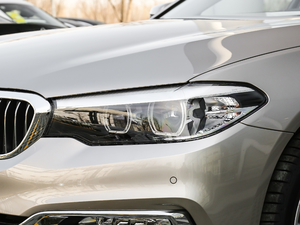 2018Ŀ 530Li xDrive Ab ^