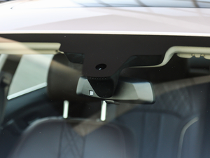 2018Ŀ 530Li xDrive Ab ^