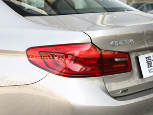 2018Ŀ 530Li xDrive Ab ^