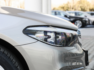 2018Ŀ 530Li xDrive Ab ^