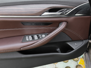 2018Ŀ 530Li xDrive Ab g