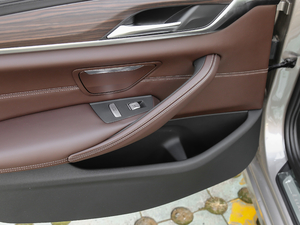 2018Ŀ 530Li xDrive Ab g