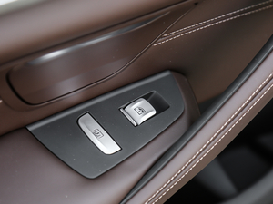 2018Ŀ 530Li xDrive Ab g