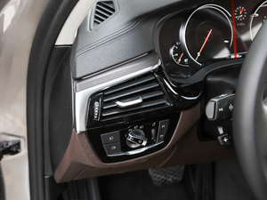 2018Ŀ 530Li xDrive Ab g