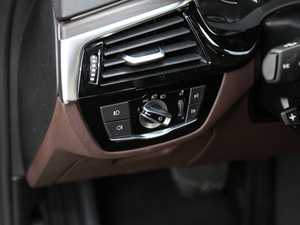 2018Ŀ 530Li xDrive Ab g