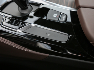 2018Ŀ 530Li xDrive Ab п؅^