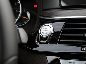 2018Ŀ 530Li xDrive Ab п؅^