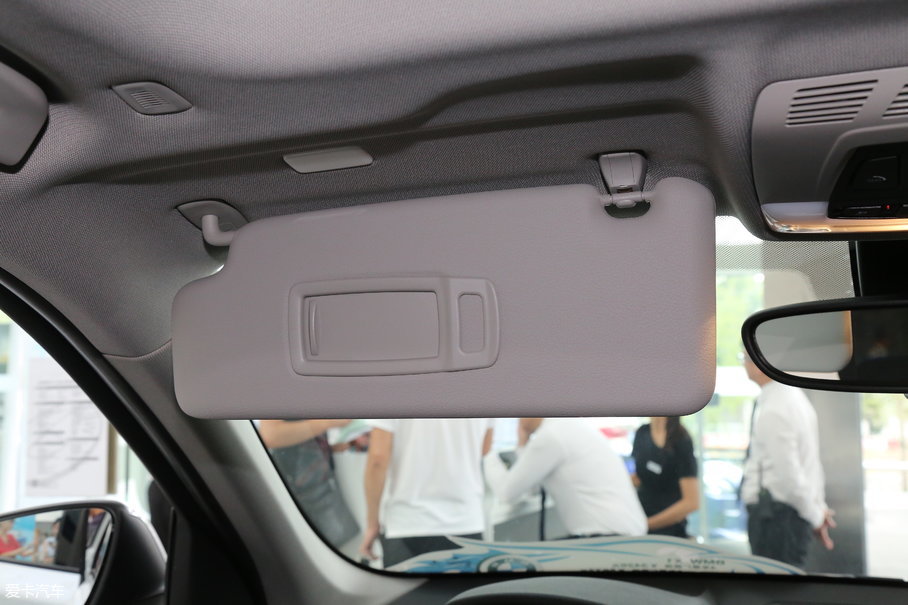 2018RX1 sDrive 18Li r