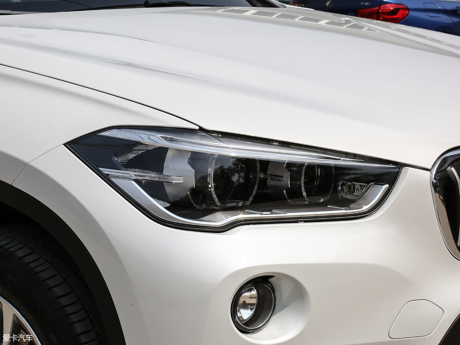 2018RX1 sDrive 20Li I(lng)