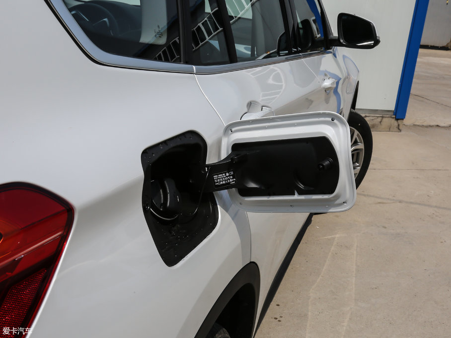 2018��RX1 sDrive 20Li �I����