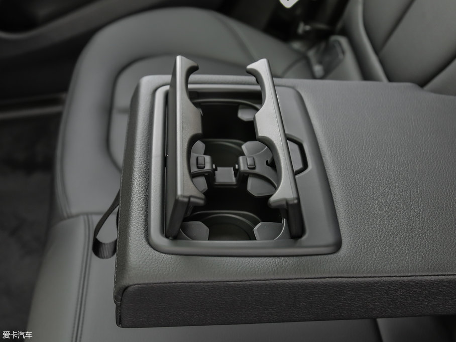 2018RX1 sDrive 20Li I(lng)