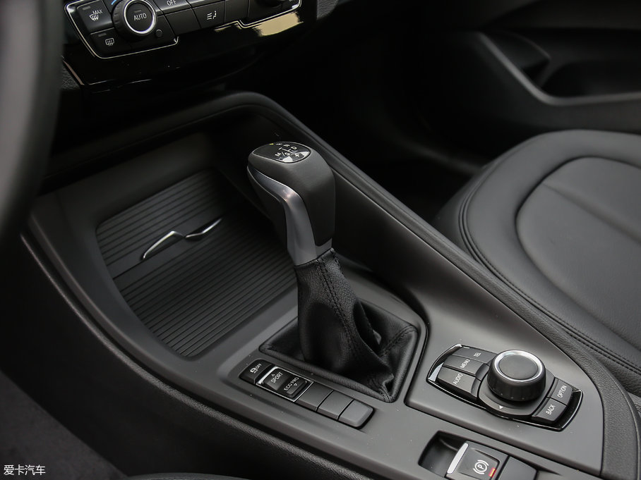 2018RX1 sDrive 20Li I(lng)