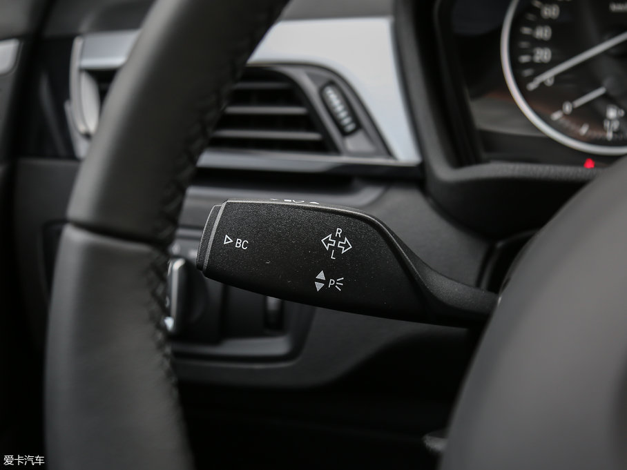 2018RX1 sDrive 20Li I(lng)