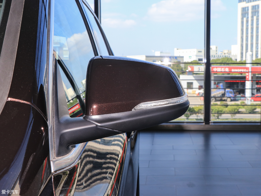 2018RX1 sDrive 20Li I(lng)