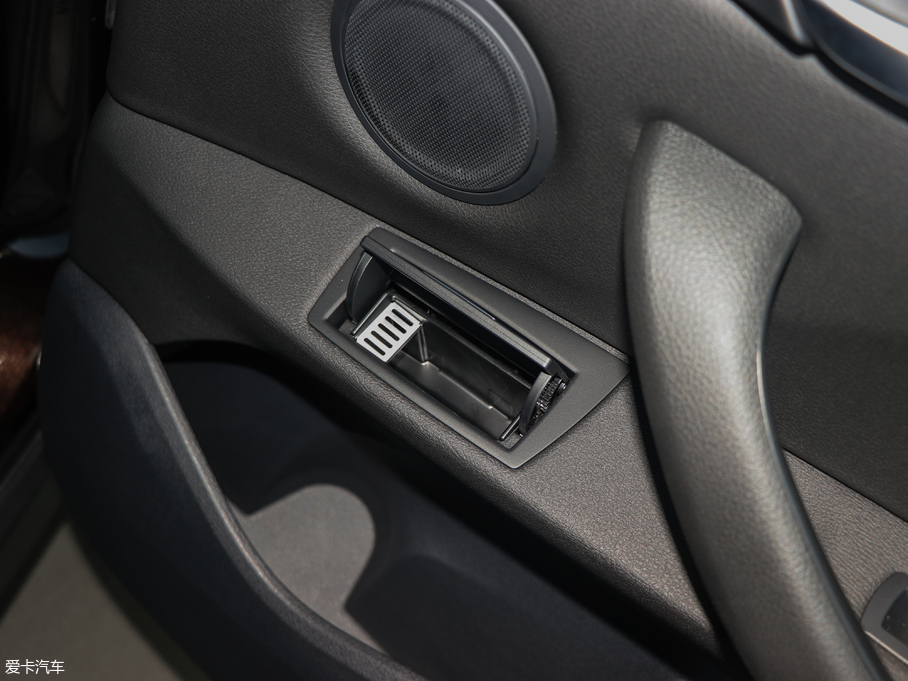 2018RX1 sDrive 20Li I(lng)