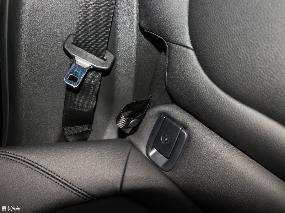 2018RX1 sDrive 20Li I(lng)