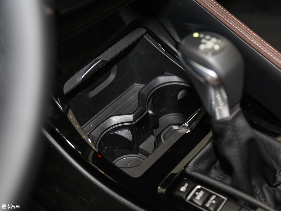 2018��RX1 xDrive 20Li ������