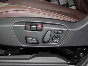 2018xDrive 20Li A {{