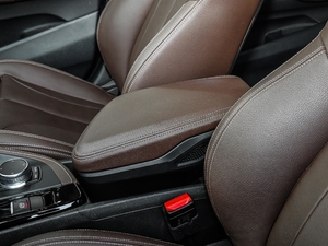 2018款xDrive 20Li 豪华型 中央扶手箱