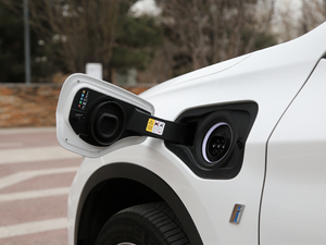 2018xDrive 25Le A (x)(ji)^