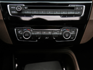 2018xDrive 25Le A {{