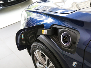 2018xDrive 25Le A (x)(ji)^