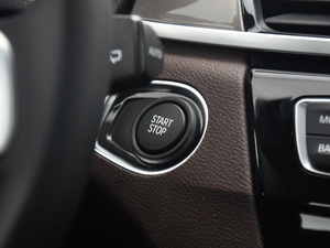 2018xDrive 25Le A п؅^