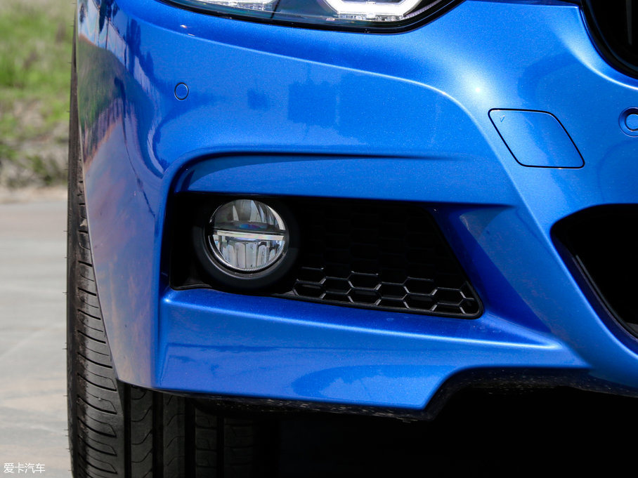 2018��R3ϵ 330i M�\����ҹ��