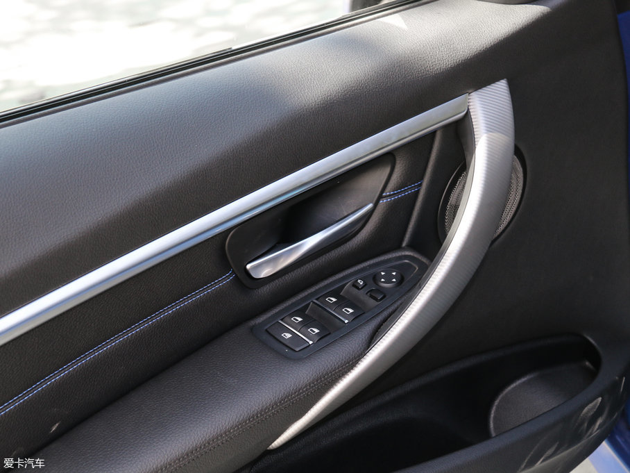 2018��R3ϵ 330i M�\����ҹ��