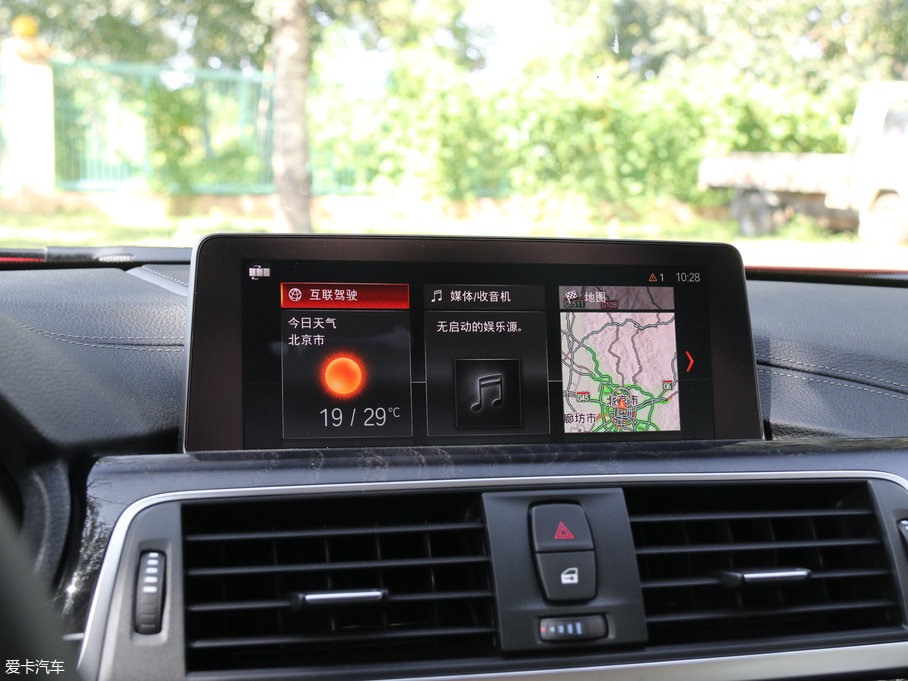 2018R3ϵ 330Li M\ҹ