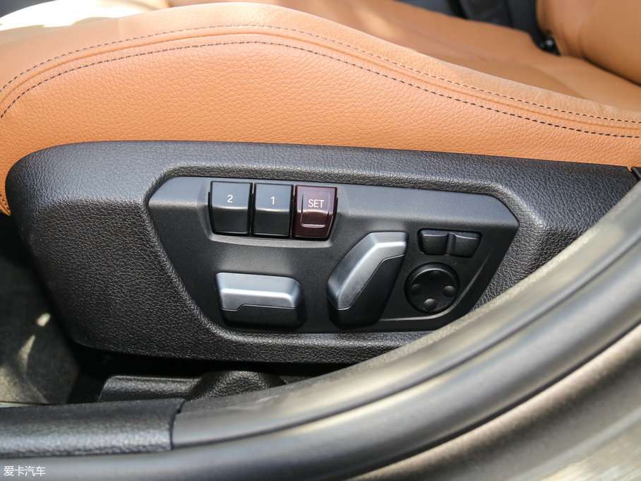 2018R3ϵ 330Li xDriveAb