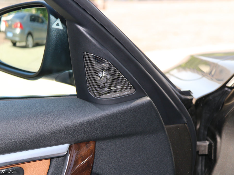 2018R3ϵ 330Li xDriveAb