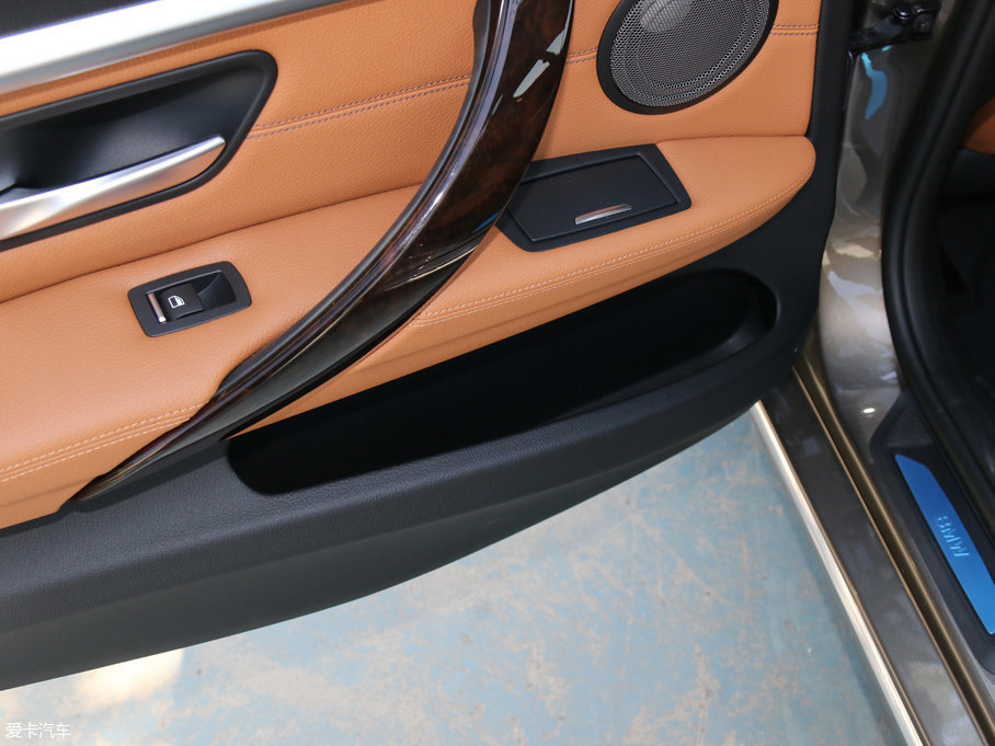 2018R3ϵ 330Li xDriveAb