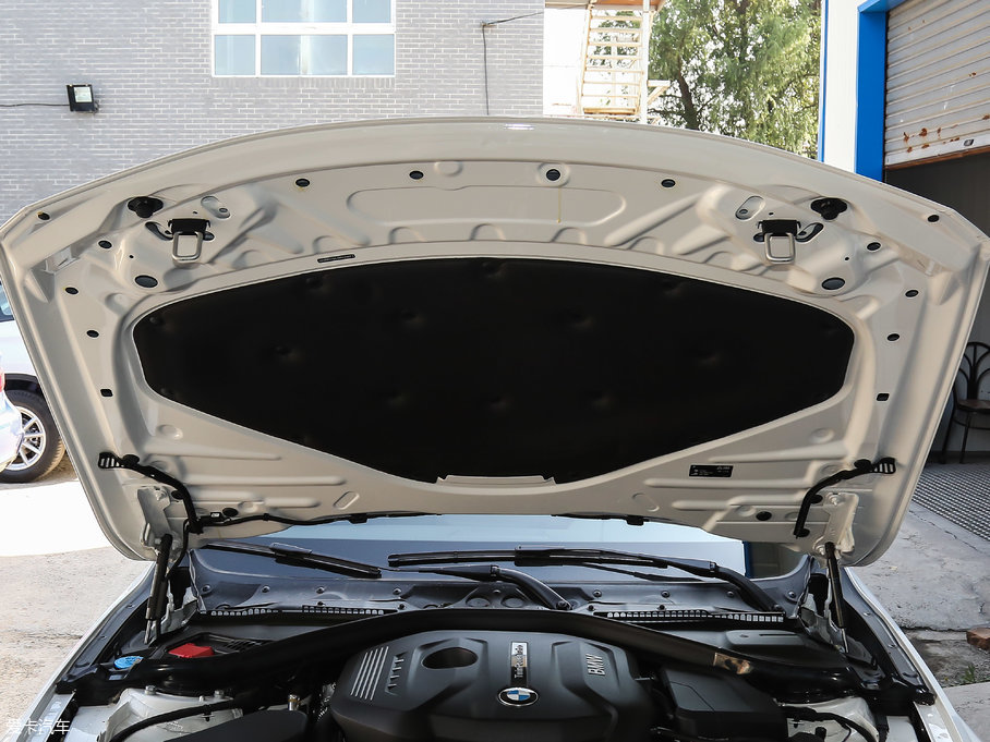 2018R3ϵ 320Li I(lng)M\(yn)(dng)b