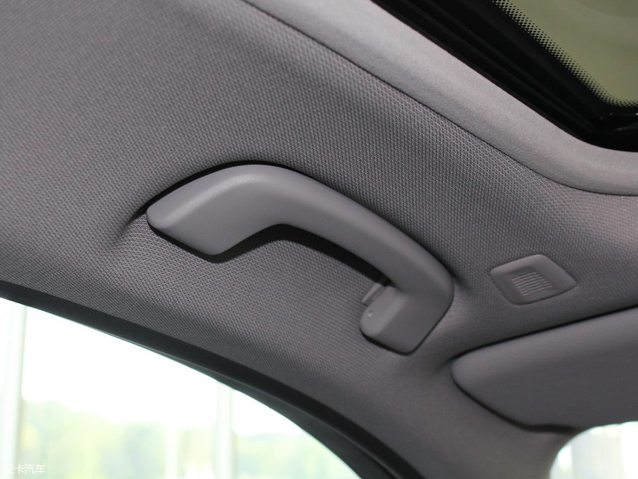 2018R3ϵ 320Li r(sh)