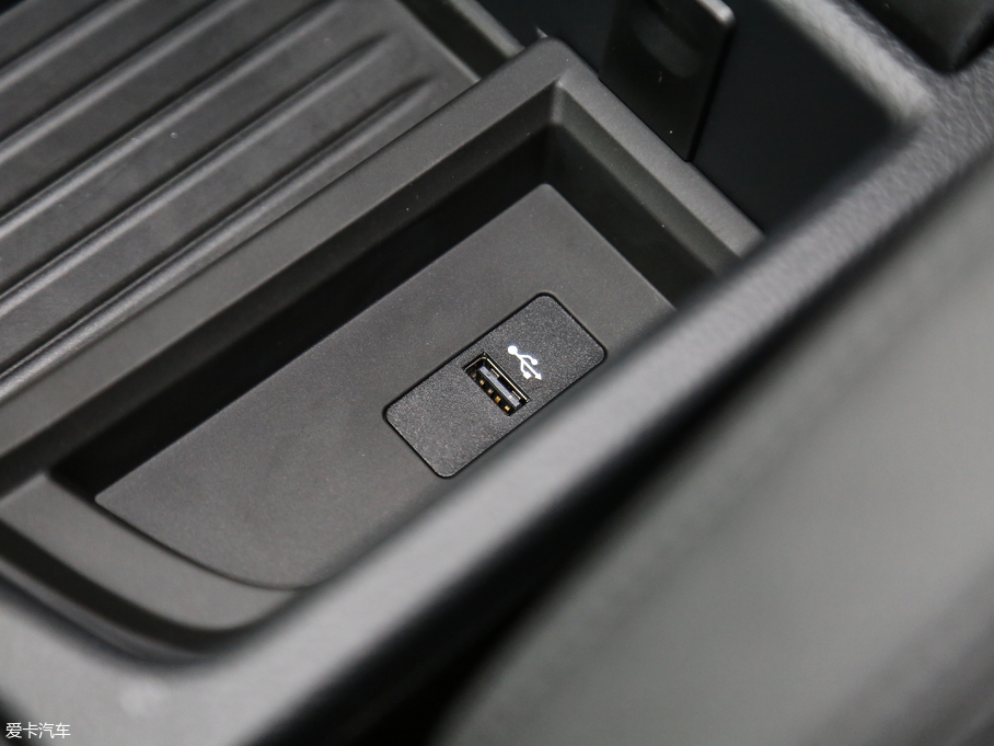 2018R3ϵ 320Li IͺAb