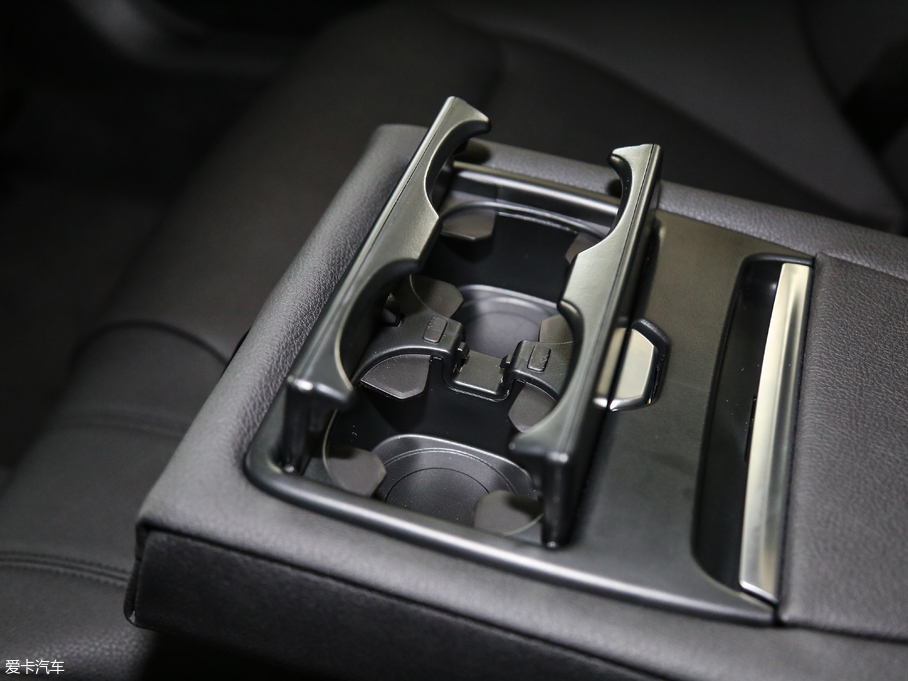 2018R3ϵ 320Li IͺAb