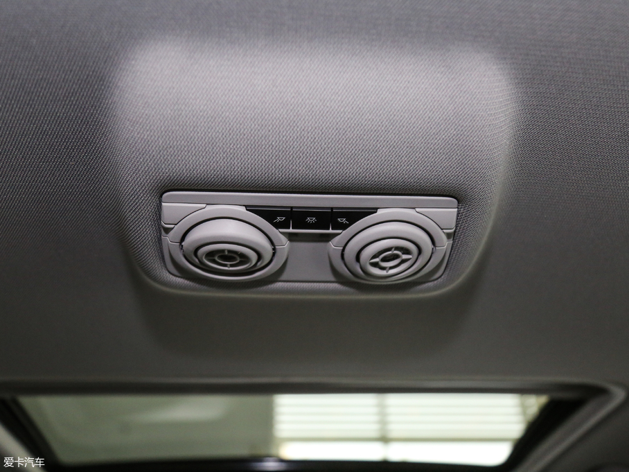 2018R3ϵ 320Li IͺAb