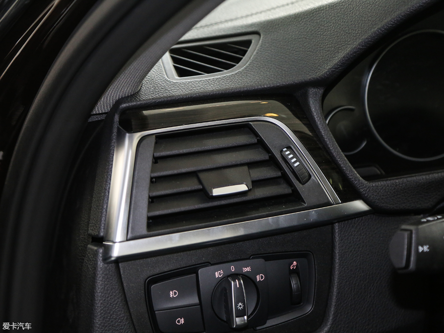 2018R3ϵ 320Li IͺAb