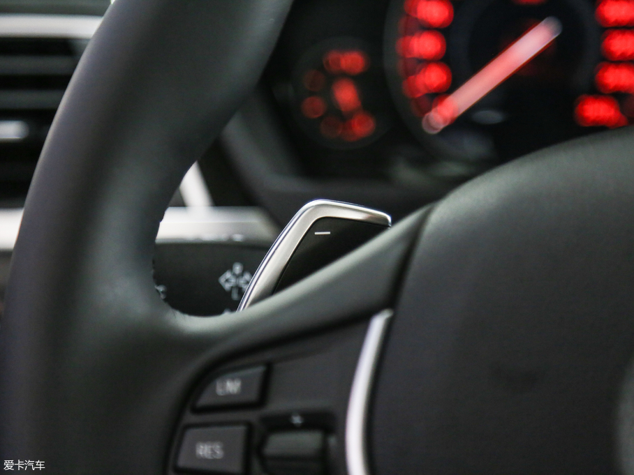 2018R3ϵ 320Li IͺAb