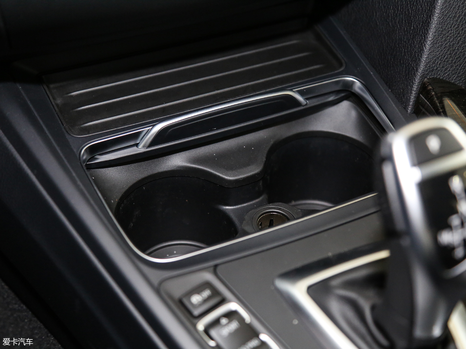 2018R3ϵ 320Li IͺAb