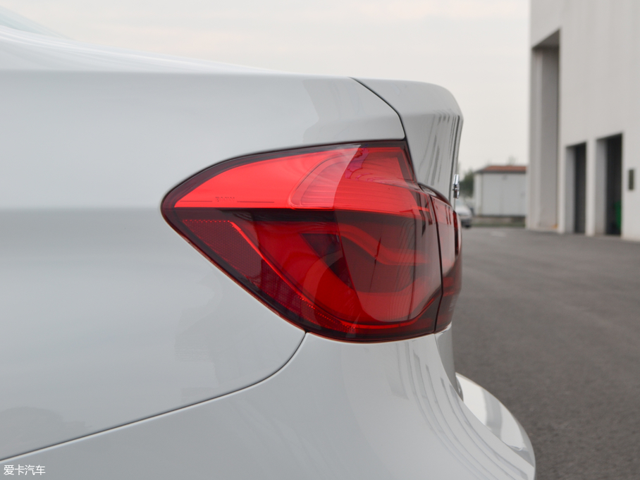 2018R3ϵ 320i M\b