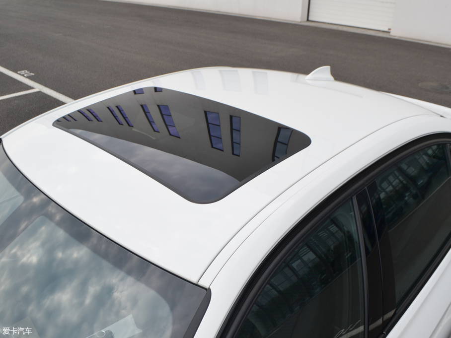 2018R3ϵ 320i M\b