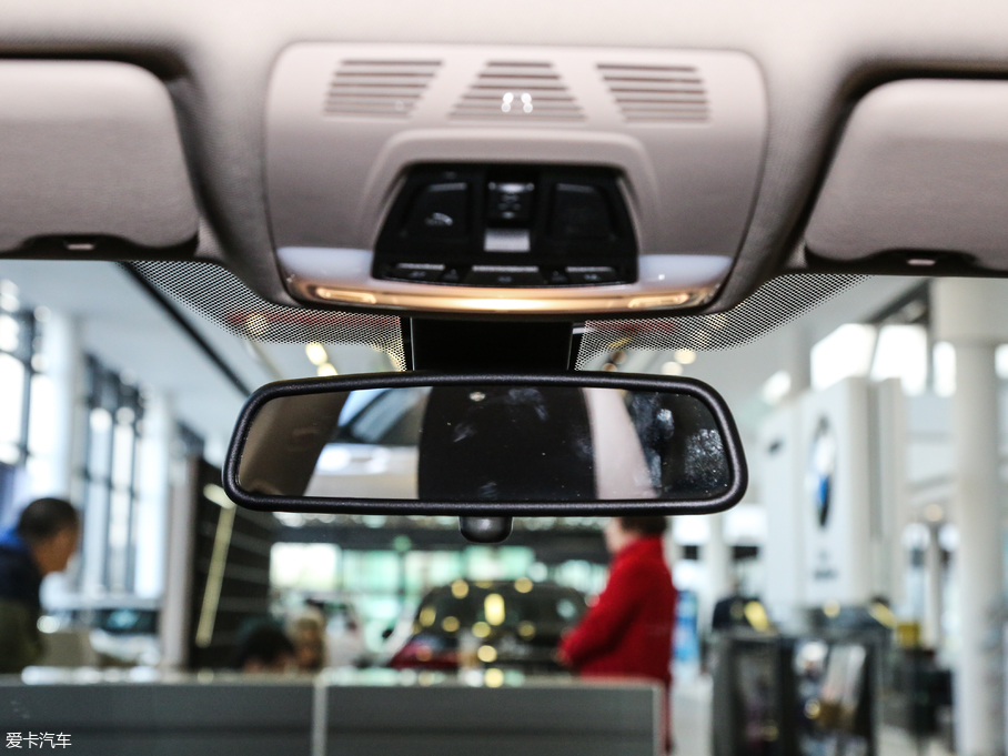 2018R3ϵ 320Li M\ҹ