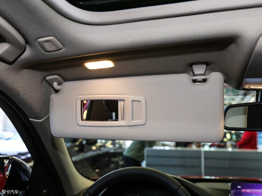 2018��R3ϵ 320Li M�\����ҹ��