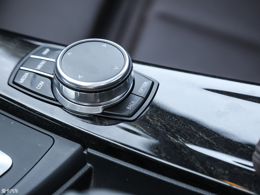 2018��R3ϵ 320Li M�\����ҹ��