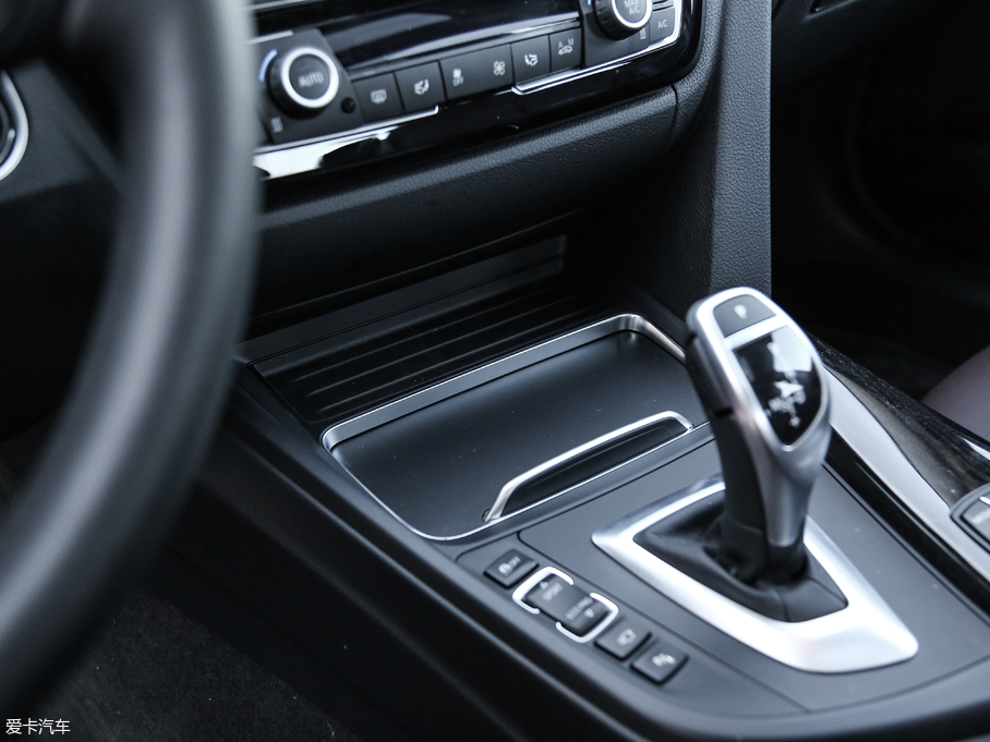 2018��R3ϵ 320Li M�\����ҹ��