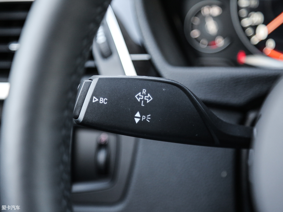 2018��R3ϵ 320Li M�\����ҹ��